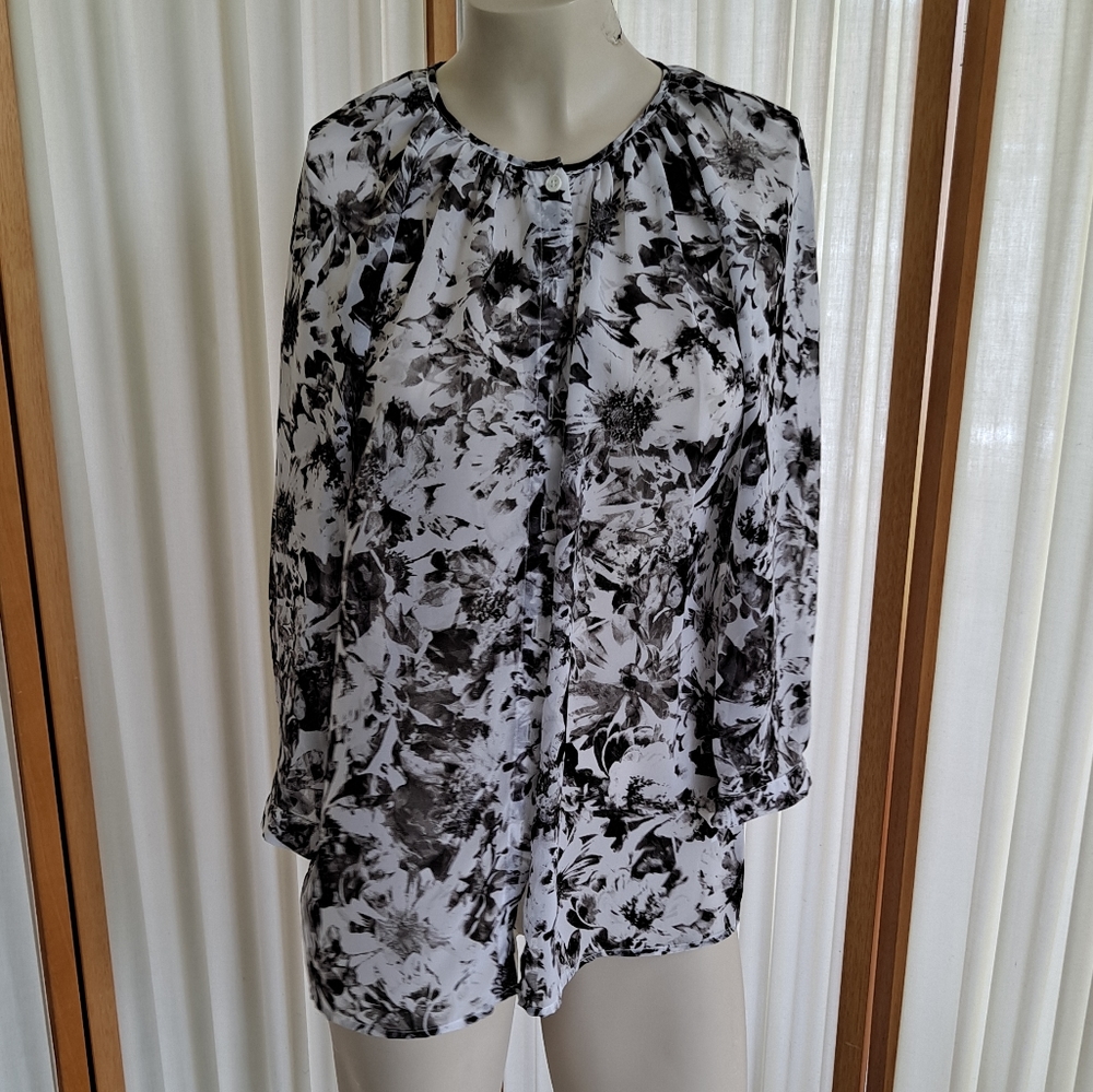 Apt. 9 floral 3/4 sleeve blouse, PM